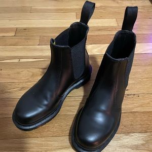 Dr. Martens 2976 Mono Chelsea Boot (US8W)